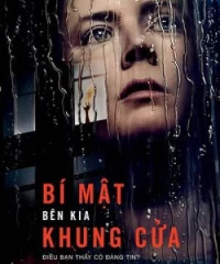 Bí Mật Bên Kia Khung Cửa